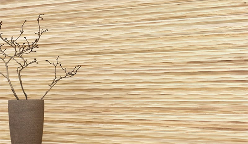 素材感を活かした味わい深い凹凸加工を施しており、昼間は自然光で国産材ならではの木肌の風合いを味わえます。